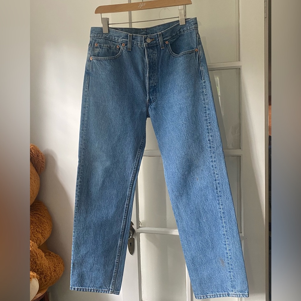 Levi’s Classic Mid-Wash 501 Men’s Denim 34x30 Jeans waist size 34 length 30
